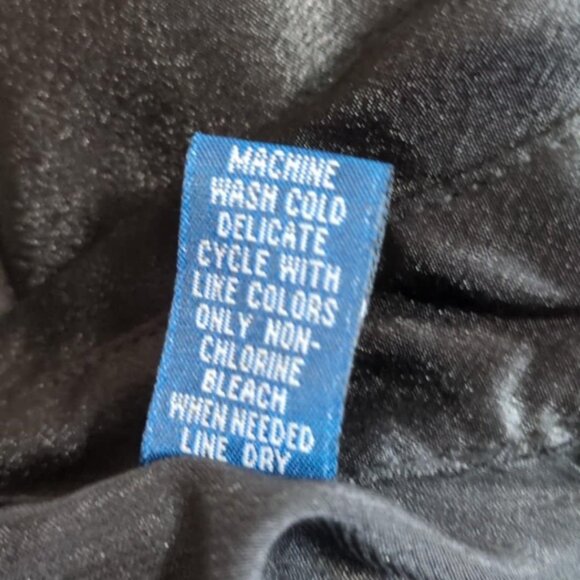 Karen Scott Sz M Black Satin Button Down Collared Shirt Classic Goth Career Chic - Picture 5 of 6